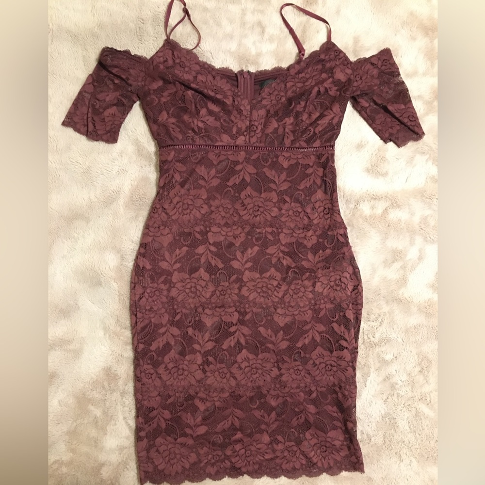 Guess maroon lacy body con dress